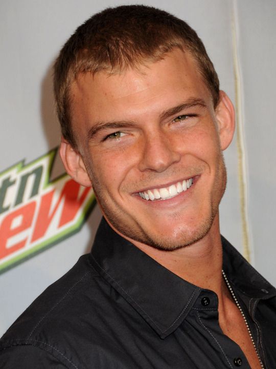 Alan ritchson 10 Alan ritchson 10