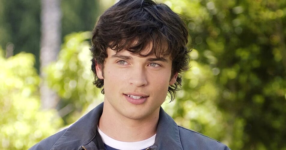 Tom welling as clark kent in smallville hero Tom welling as clark kent in smallville hero