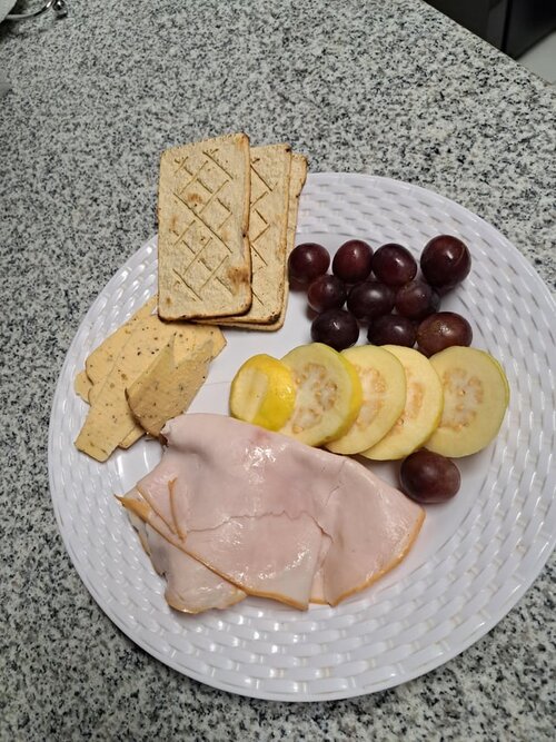 Girl dinner 305 cal v0 f02q89ihjbgf1