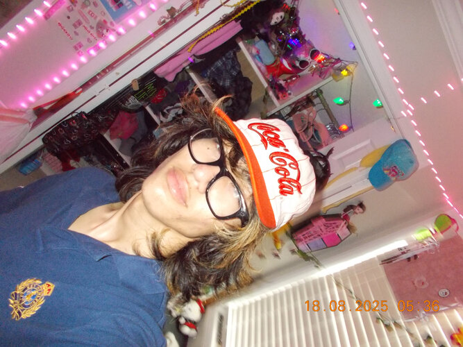 FAD6B983 E716 4195 958D 1911A2F338E8