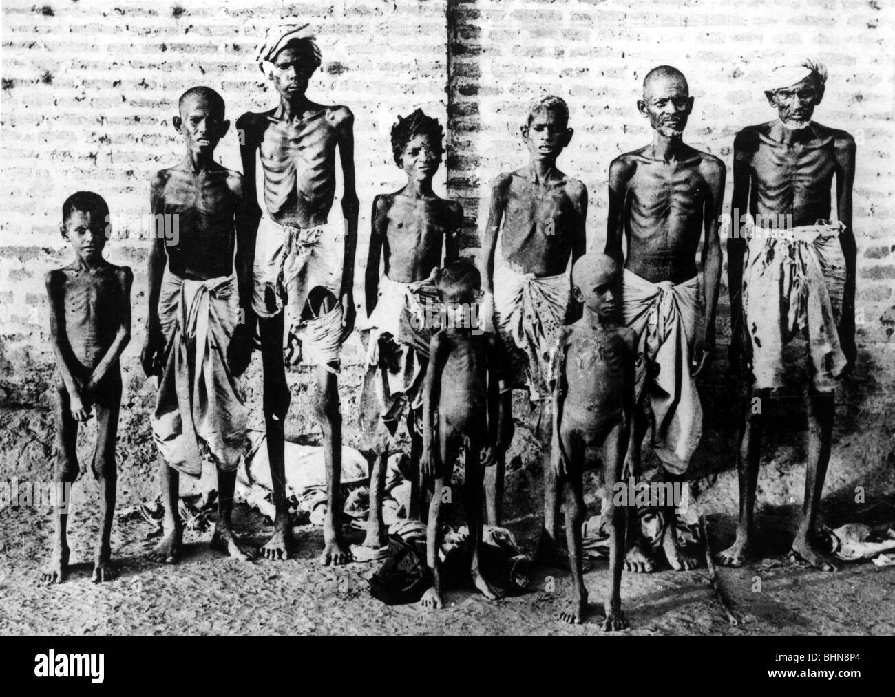 Geography travel india miserypoverty starving indic indian 1940s BHN8P4 Geography travel india miserypoverty starving indic indian 1940s BHN8P4