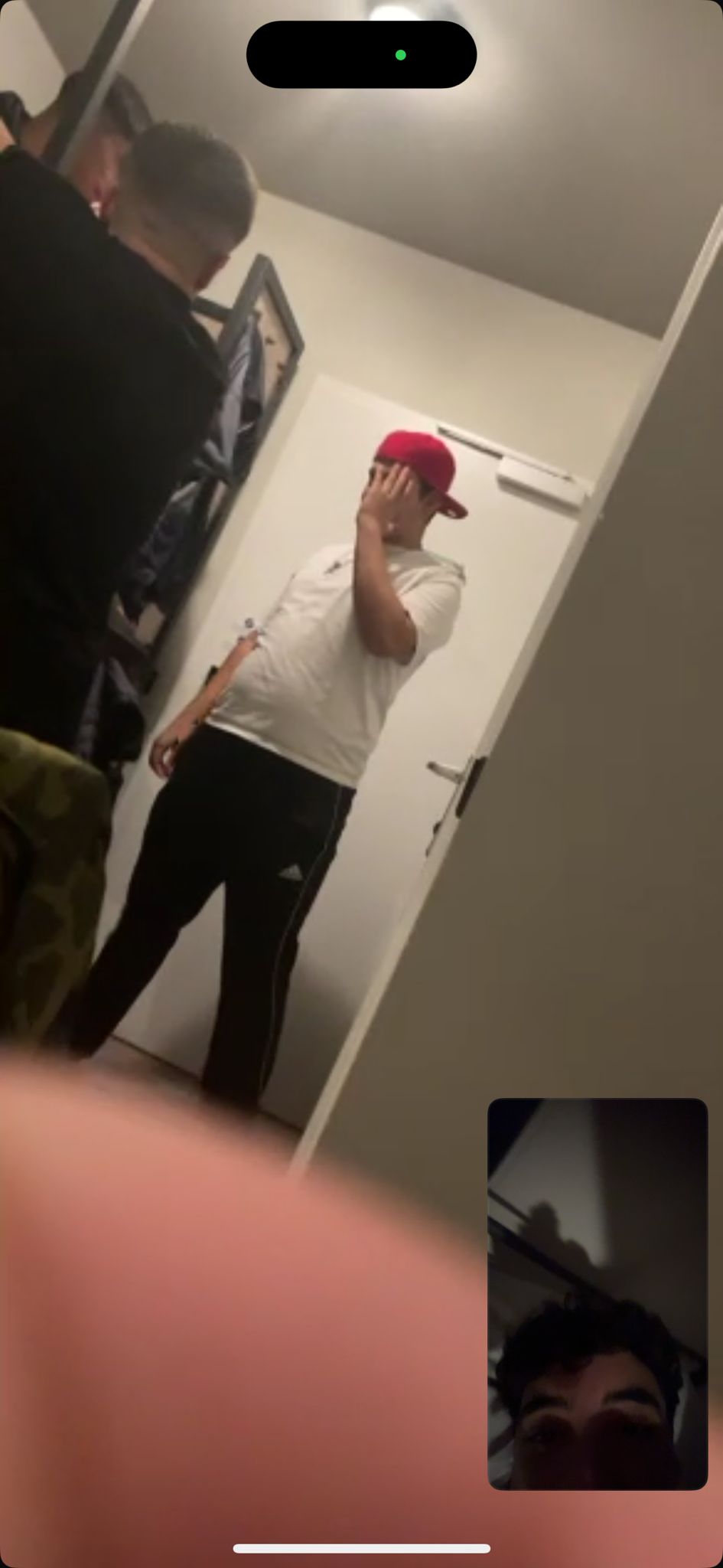 Dce7abbb 8b2a 4210 bbde ffc58f028361