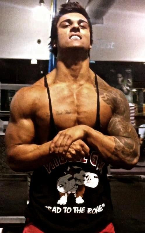 Zyzz bidelt