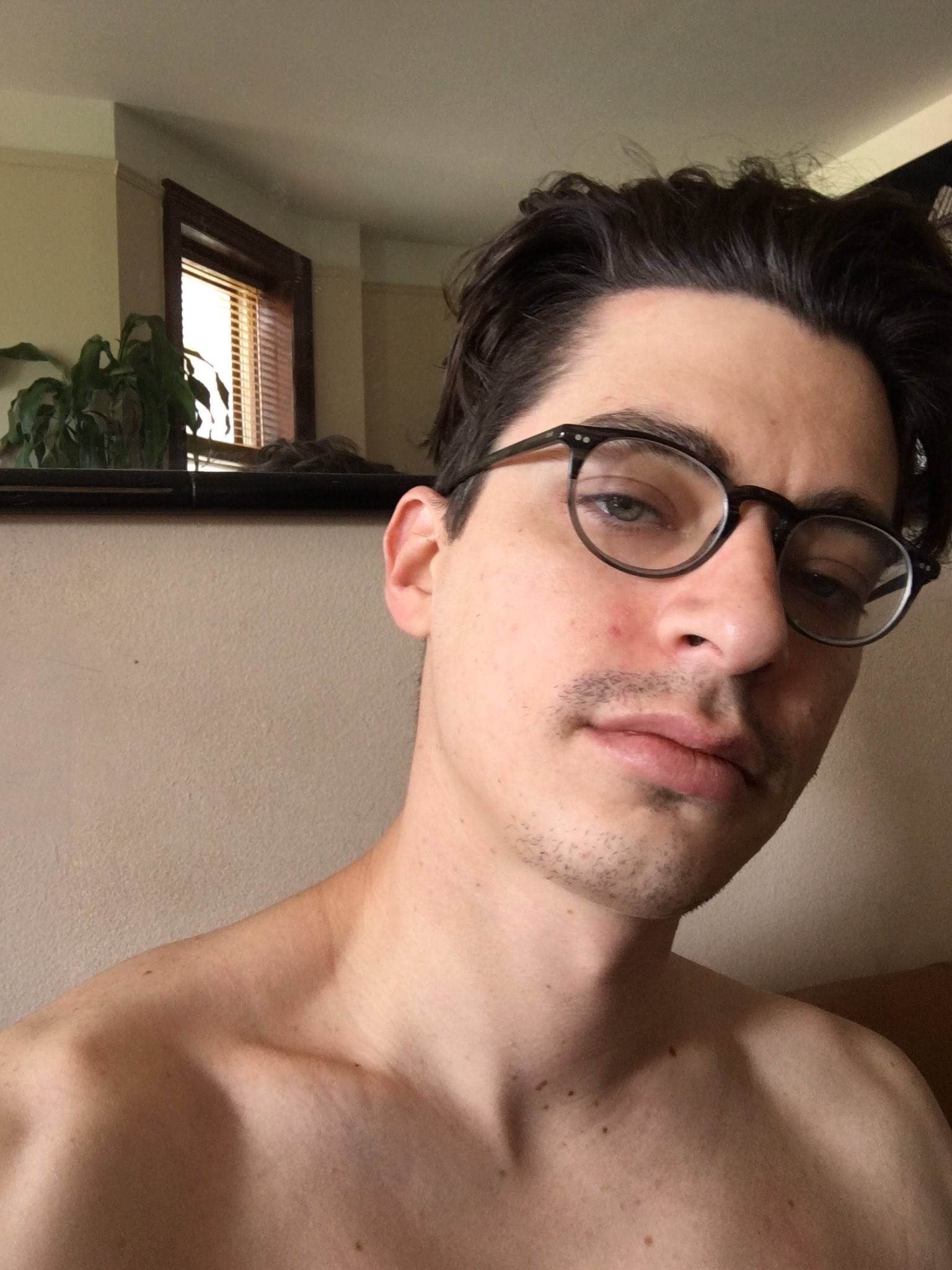 Comedian adam friedland v0 ekz9xv83unpa1