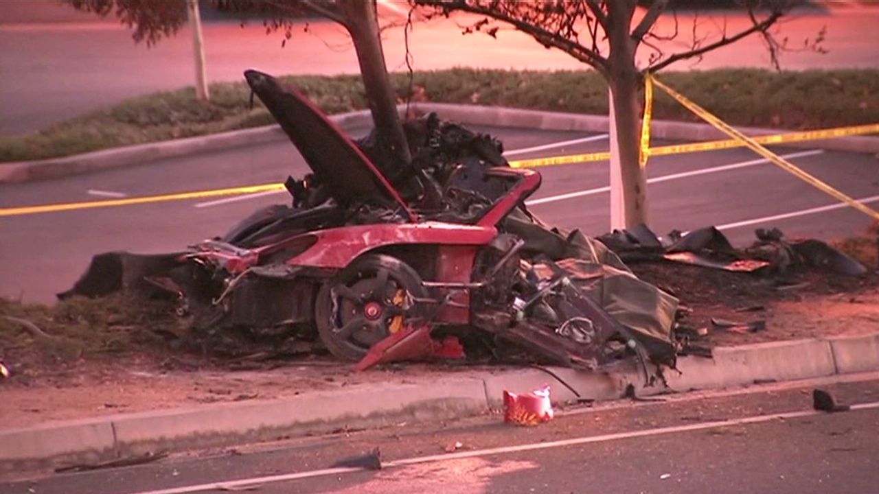 131130234355 von kabc paul walker crash scene 00000126