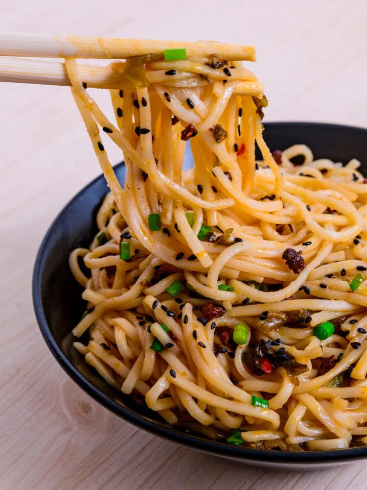 Nouilles du sichuan nouvel en tete 750x1000