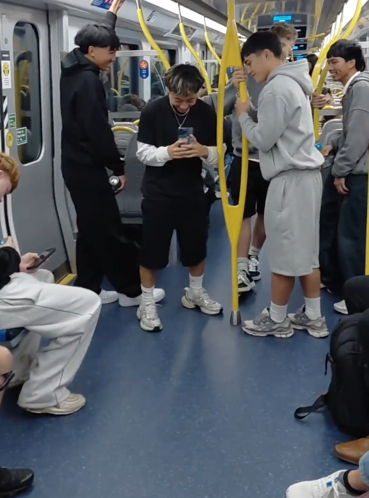 1758787203290 1758787203290