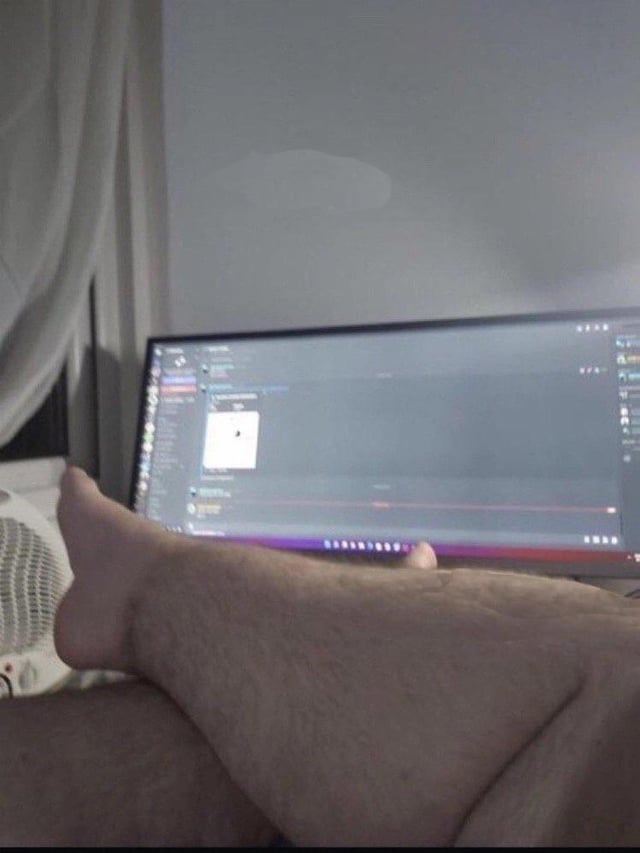 Hey yall wanna chill on discord maybe play a game or watch v0 x9x7nu5tsnta1