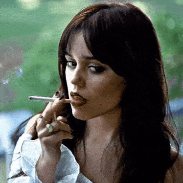 jenna-ortega-smoking.gif