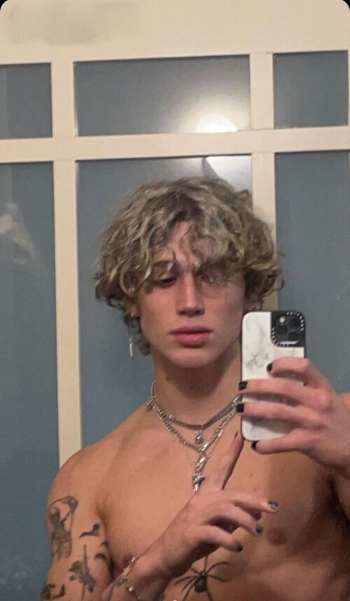 F32ed4c9ba2123d87d9fc810aeeeba56