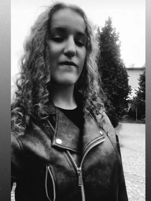 Screenshot_20250918_211145_Instagram.jpg