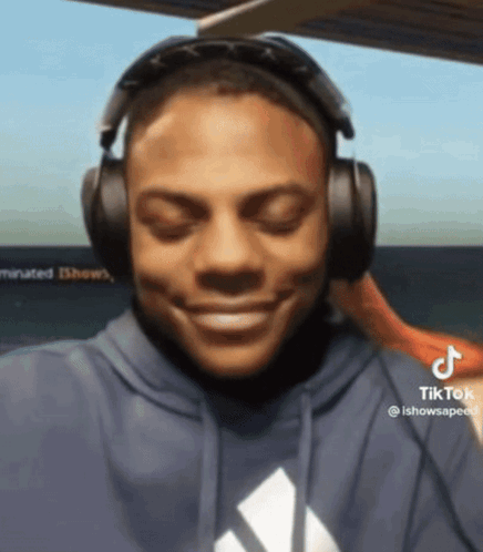 Speed trying not to laugh aizen