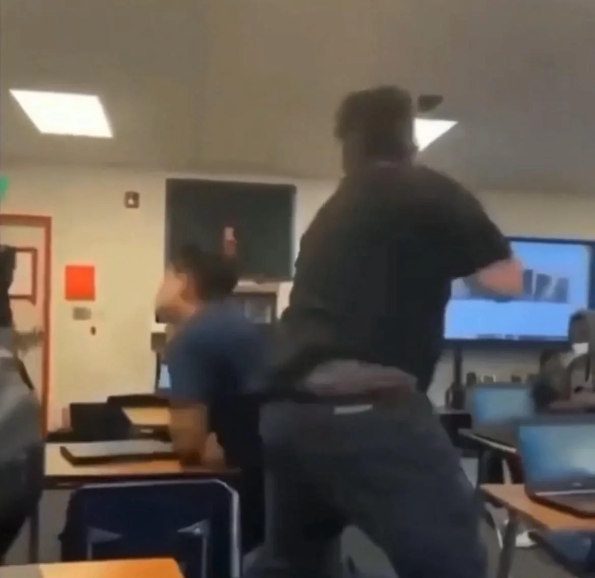 Wannabe gangster gets packed by chill dude in college v0 u2542wwh60sf1