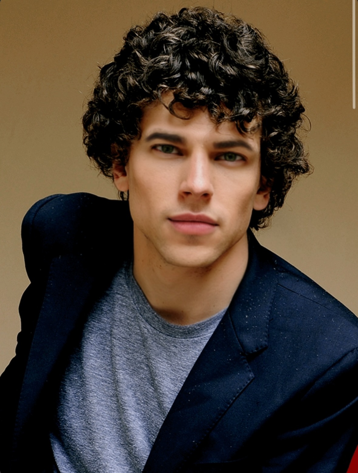 Facetune 09 10 2025 17 19 13