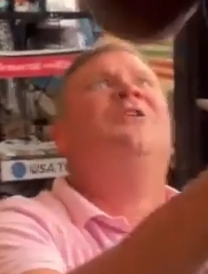 Gas station brawl v0 476u3fu3r5uf1