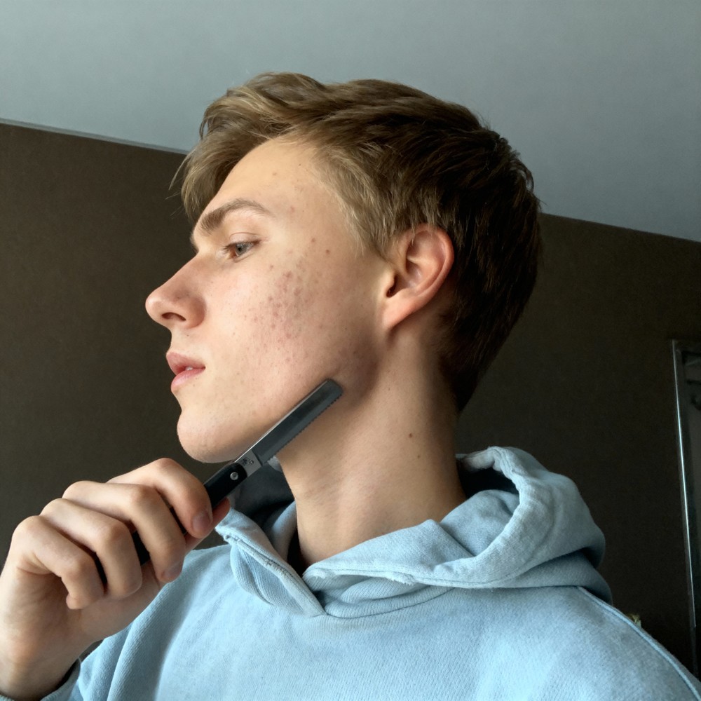 Seedream 4 high res fal Change this image by