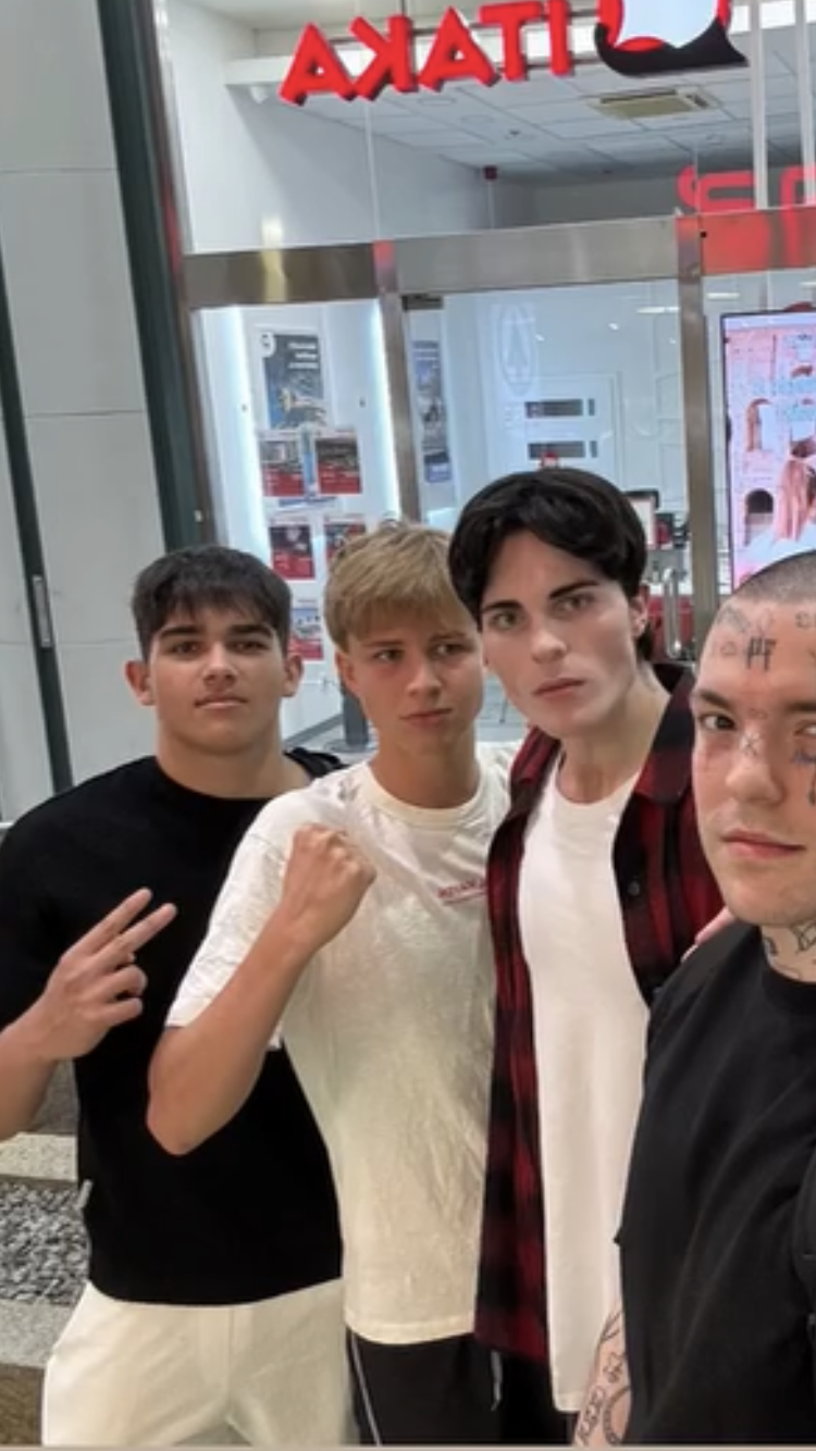 0DE8B2F4 374E 42E7 87C4 CD729F46FCF0