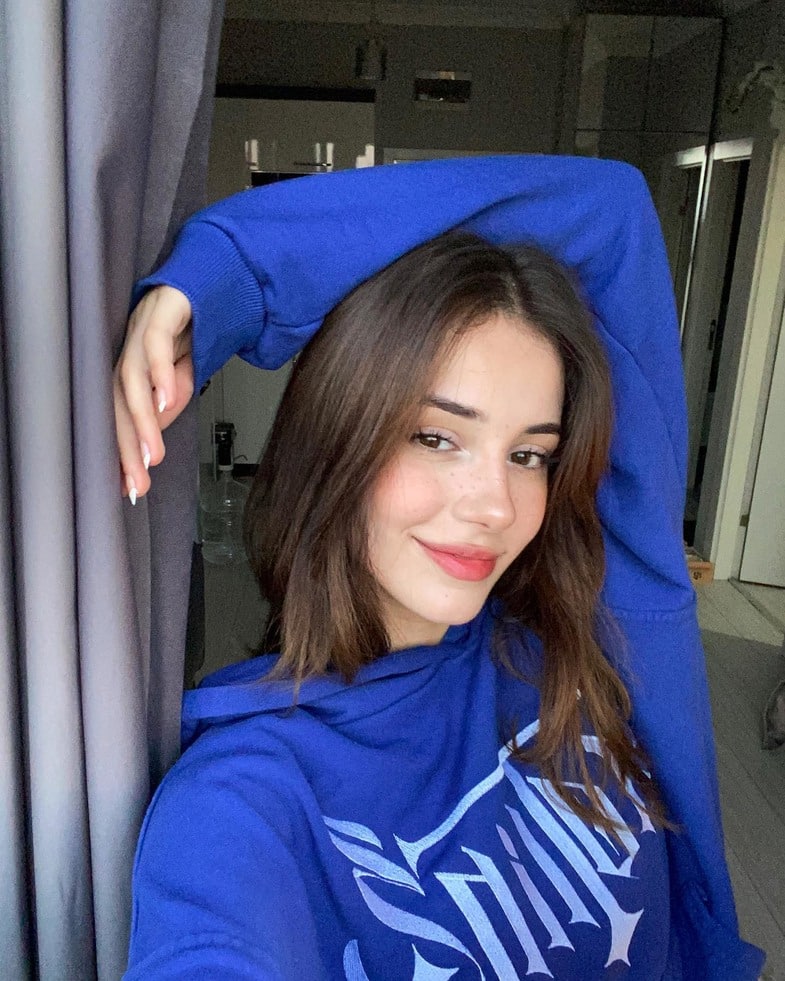 Ebrar karabakan kimdir 8