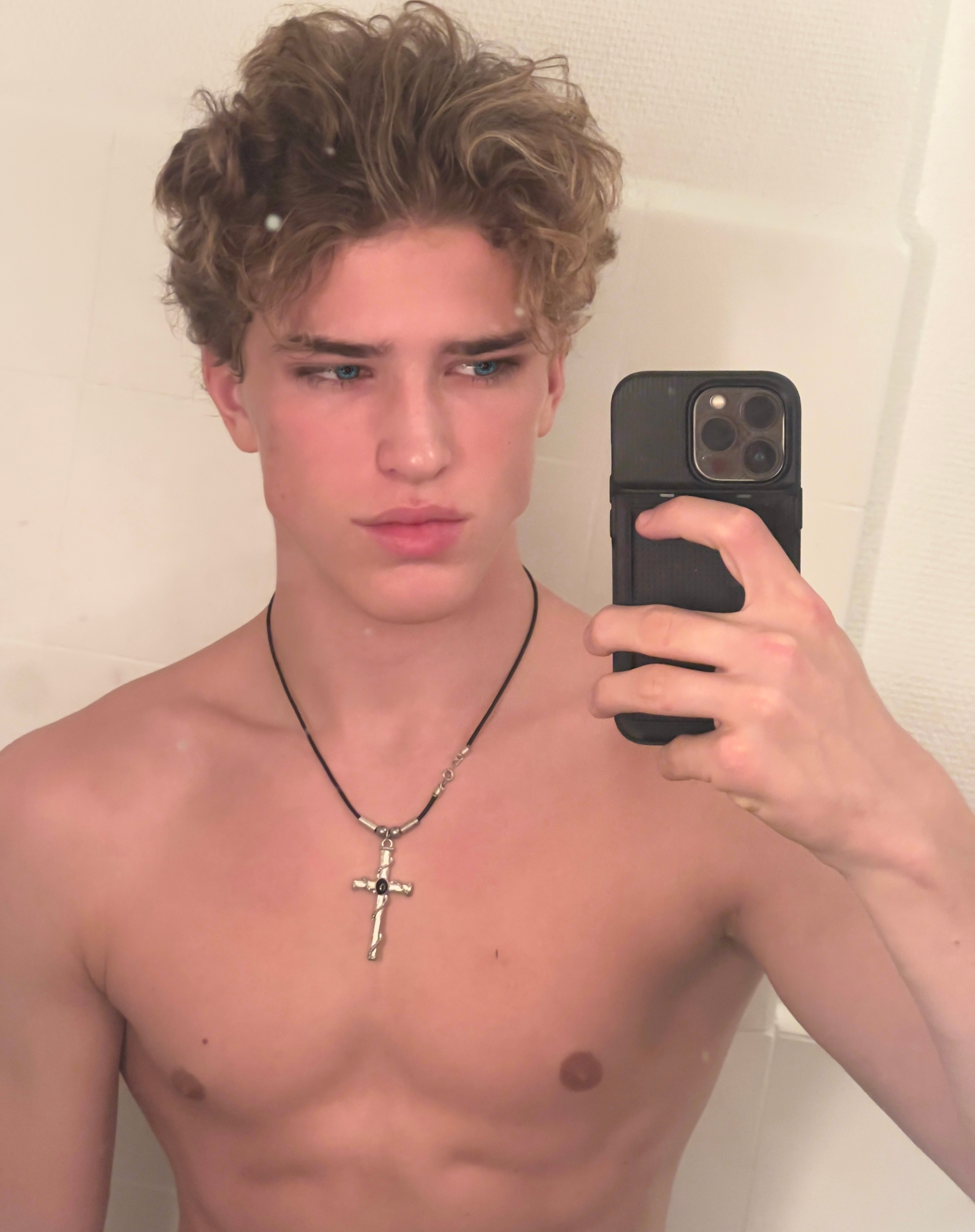 SNOW 20251014 003910 015