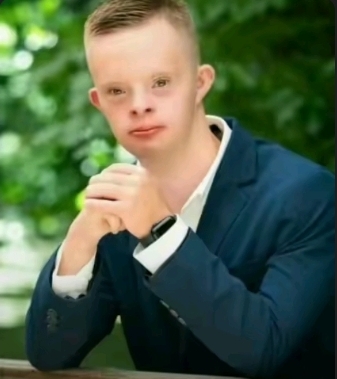 9884
