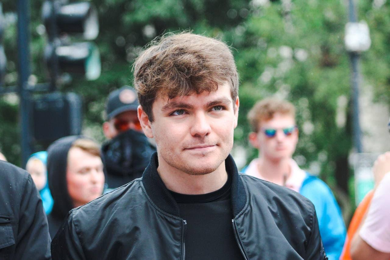 3827016 1702854592496