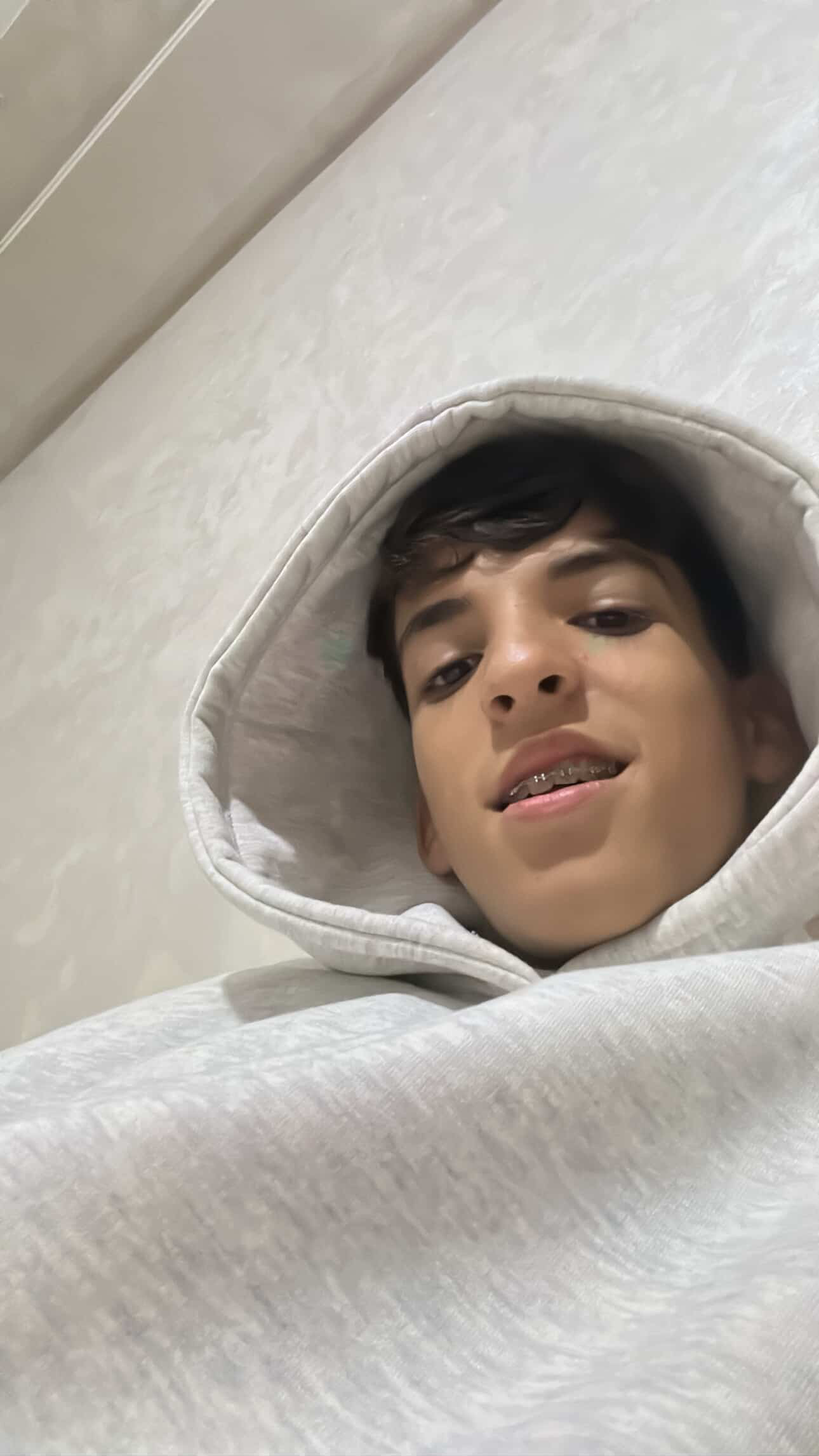 8EA56EB2 DD58 4B9B B45B 4D1E6F15F946