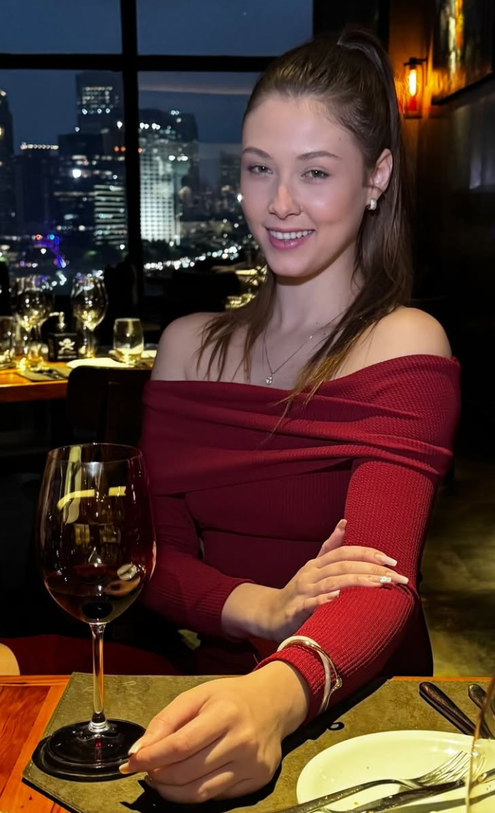 1761682728122 1761682728122