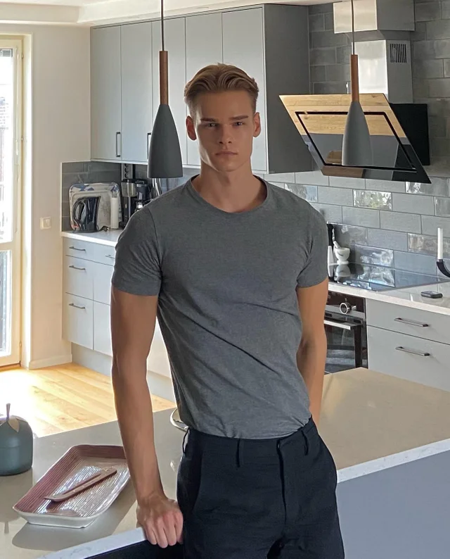 2755085 1645309222324