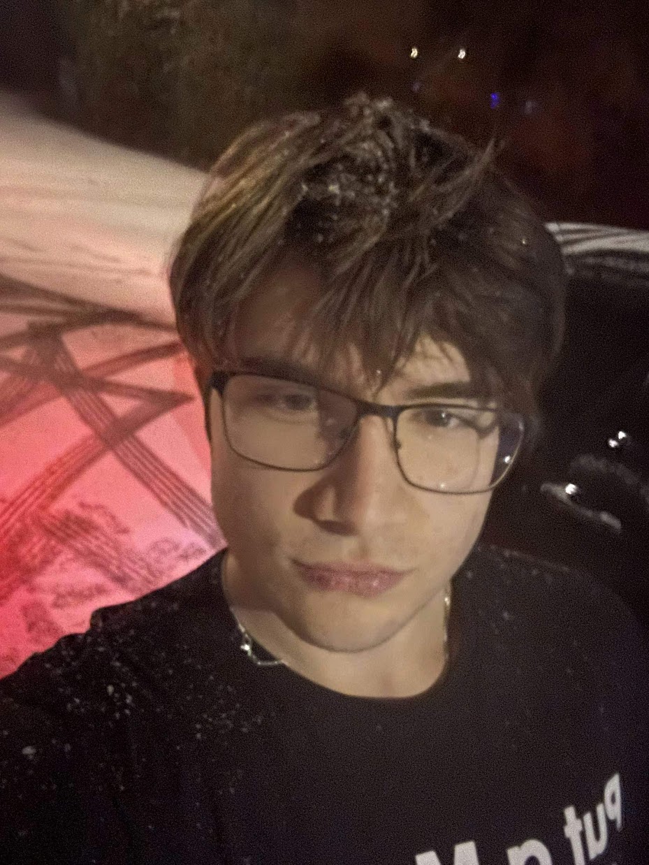 Snapchat 774008033 Snapchat 774008033