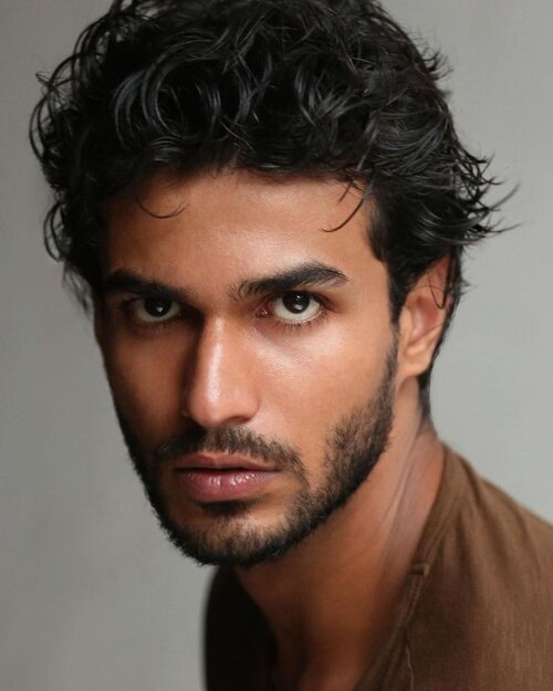 Male Models With Dark Hair