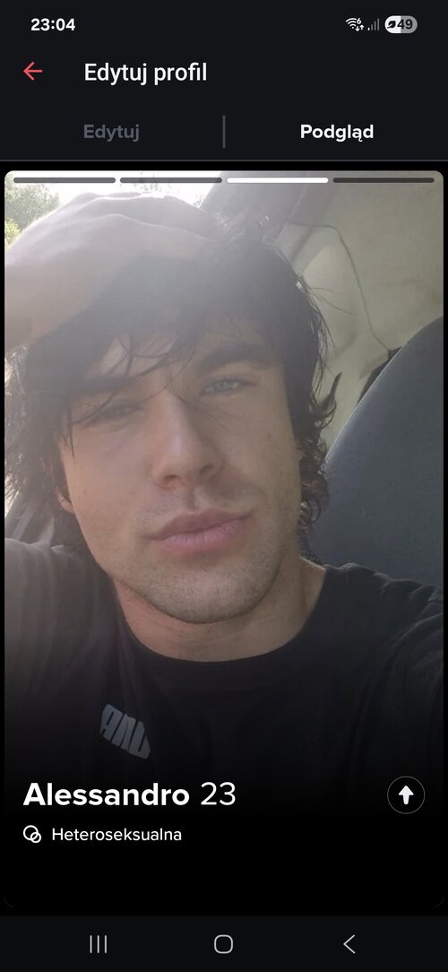 Screenshot_20251004_230415_Tinder.jpg