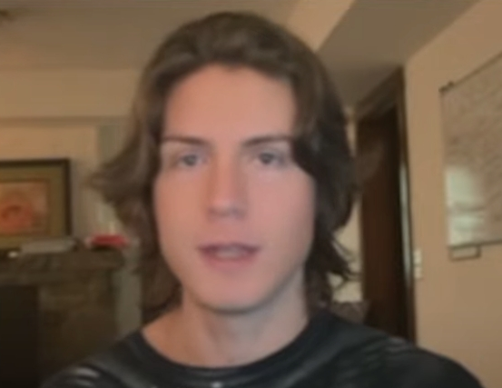 Screenshot_20251015_111733_YouTube ReVanced.png