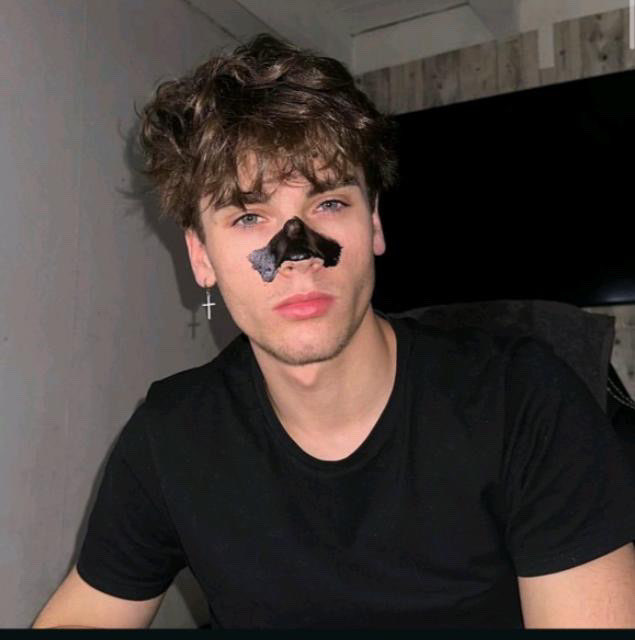 FD85A7CC 6DDE 424E B1F7 EF0F77A9DEE0 1