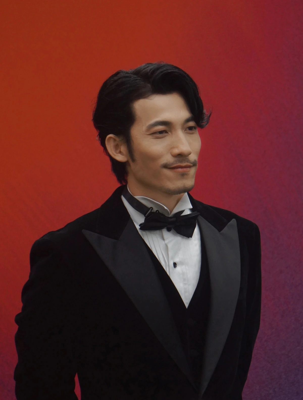 Edit lienbinhphatnhenhomphimhoangoaichiychieu3 17314036641432105804972