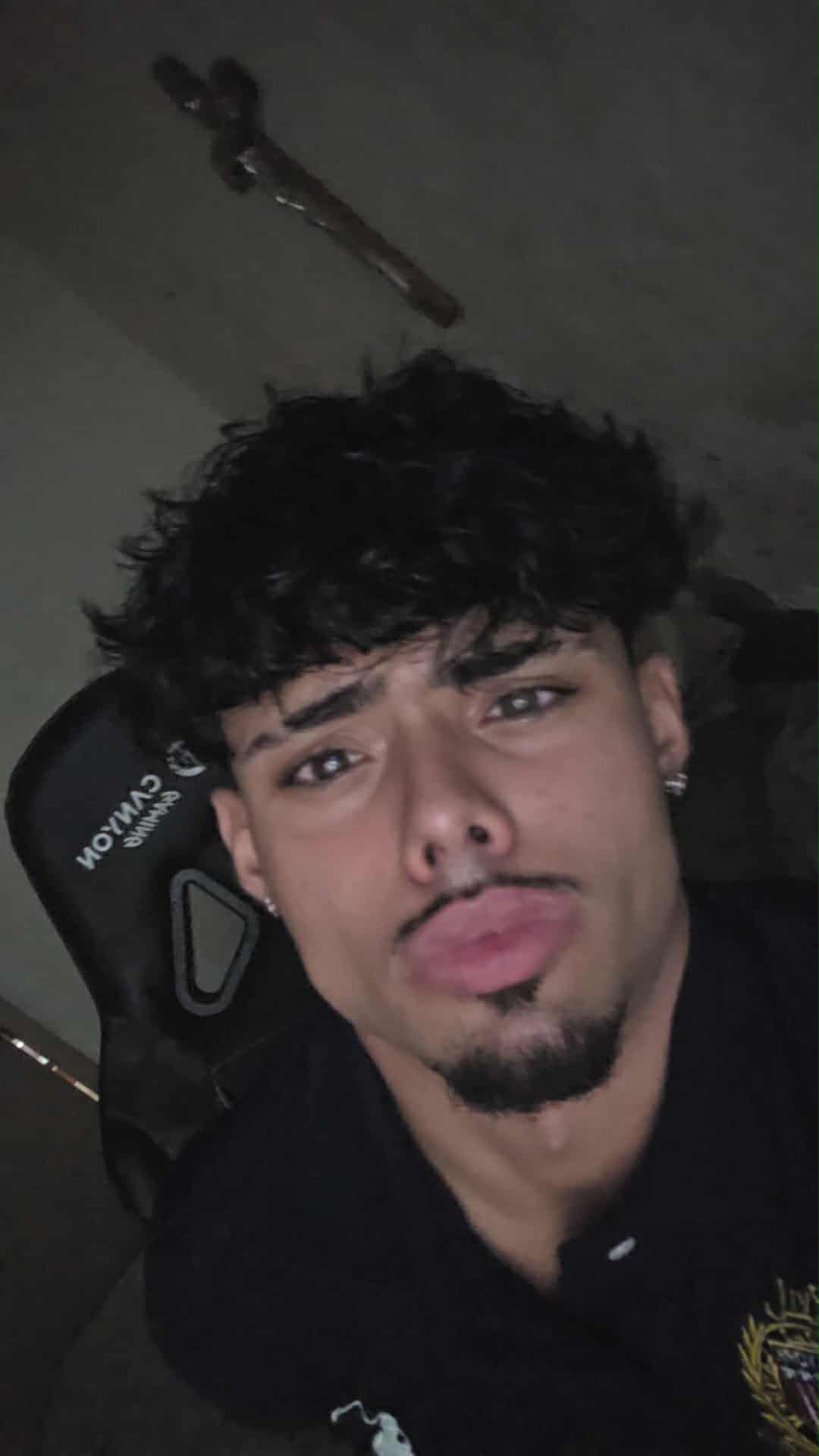 AttMoaun6x2KizxvdSMDBKa8wv1XXfnURyMNj0Dn0dtcEQ