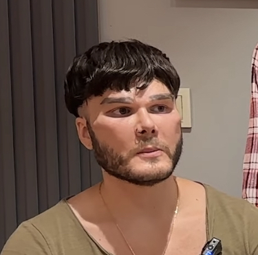 4697008 1738834065382