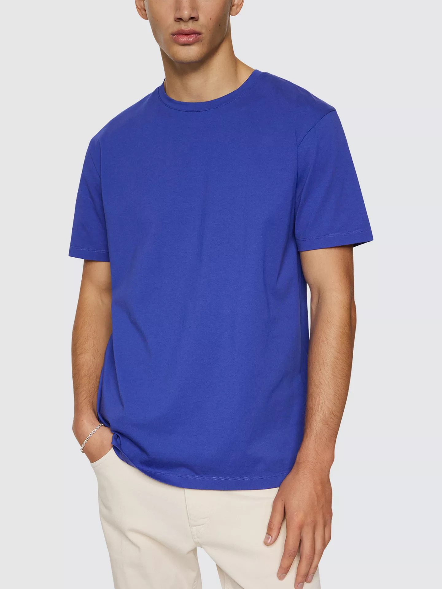 Edodalic29 is soo sexy I have a crush on him highkey