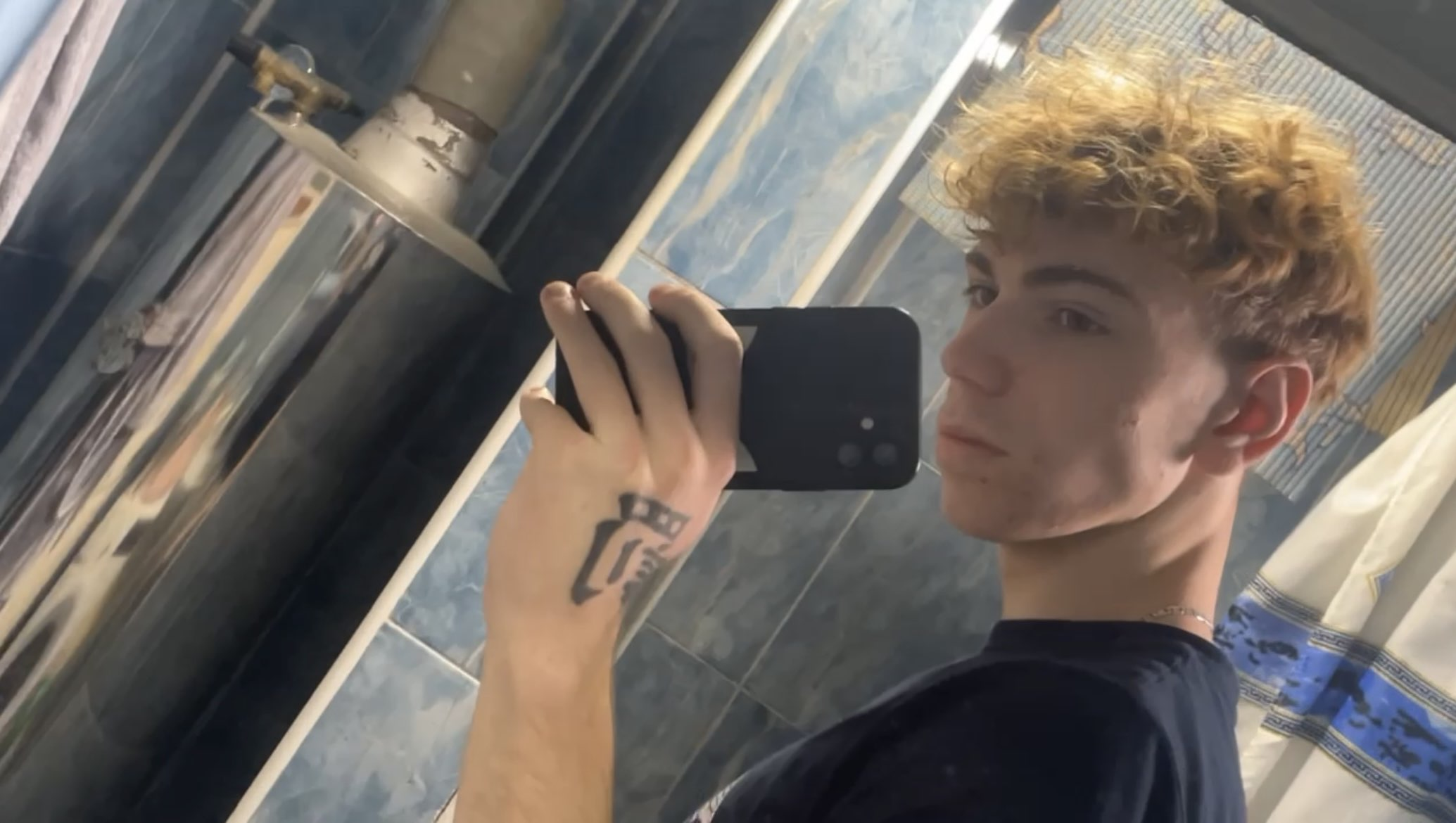 1764171334070