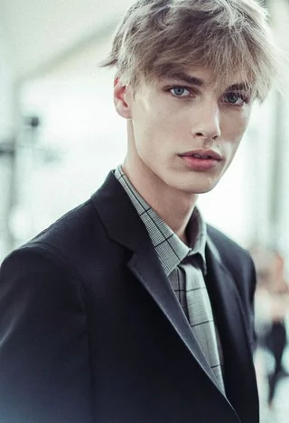 Marc schulze german model v0 5sxaiqicwi8d1