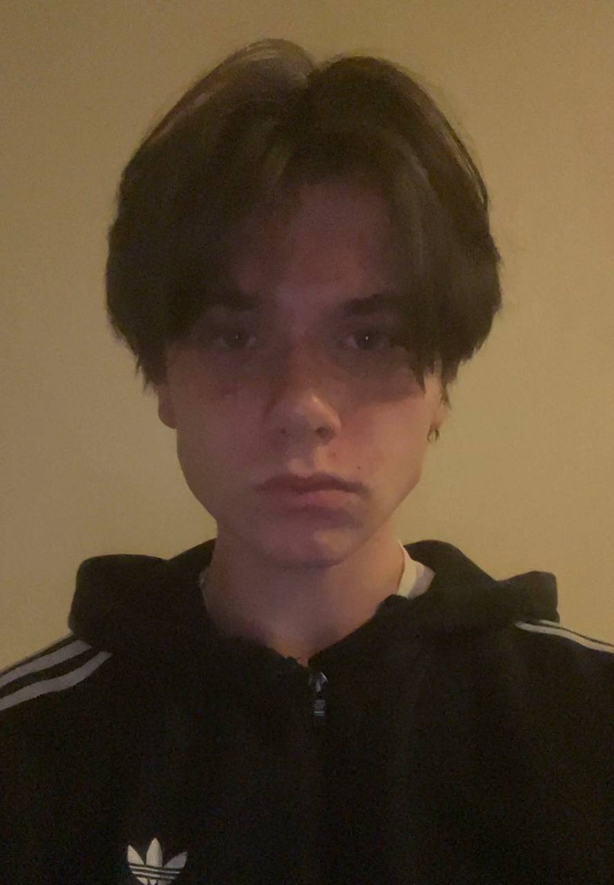 Photo 5280634021417258382 y