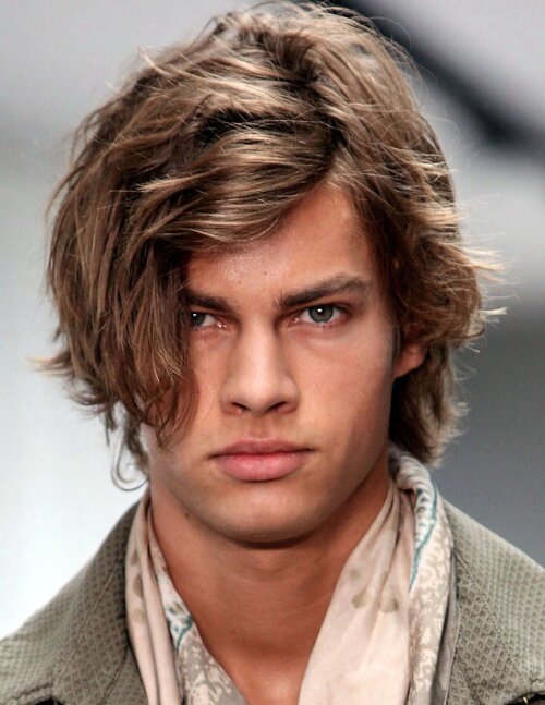 Haircuts-for-Guys-With-Round-Faces-Asymmetrical-Haircut.jpg