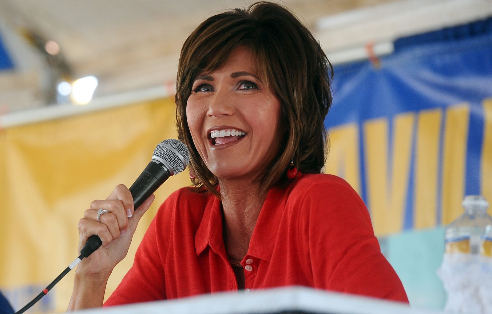 Noem 2014 debate with mic 2048x1309