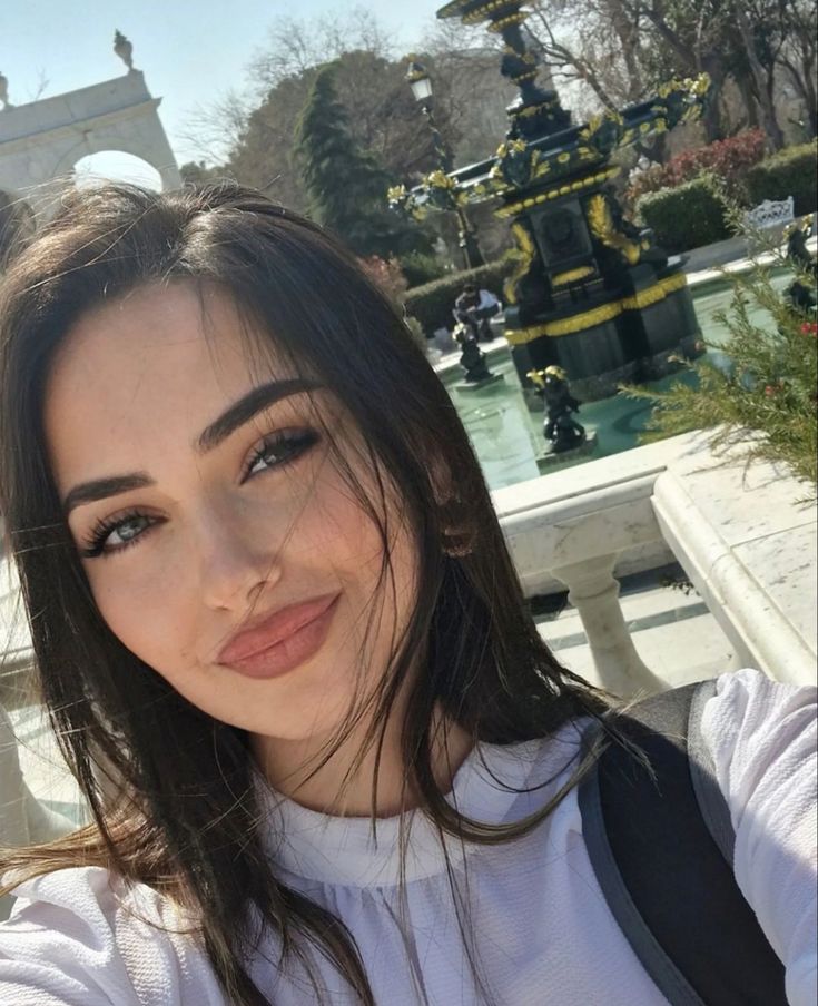 AZERBAIJANI GIRLBAKU