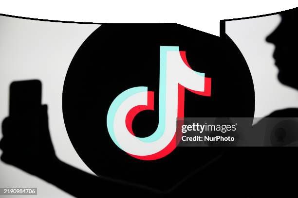 Gettyimages 2190984706 612x612 rockimg speech bubble meme