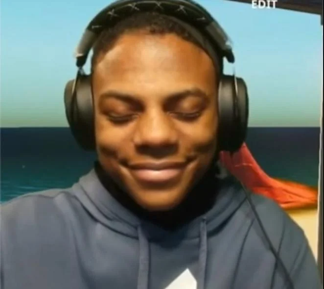 Yuta why you trying not to laugh your in your dead teachers v0 yja1stb43vnd1