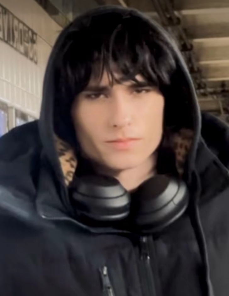 Screenshot 2025 12 15 03 16 10 400 comzhiliaoappmusically edit