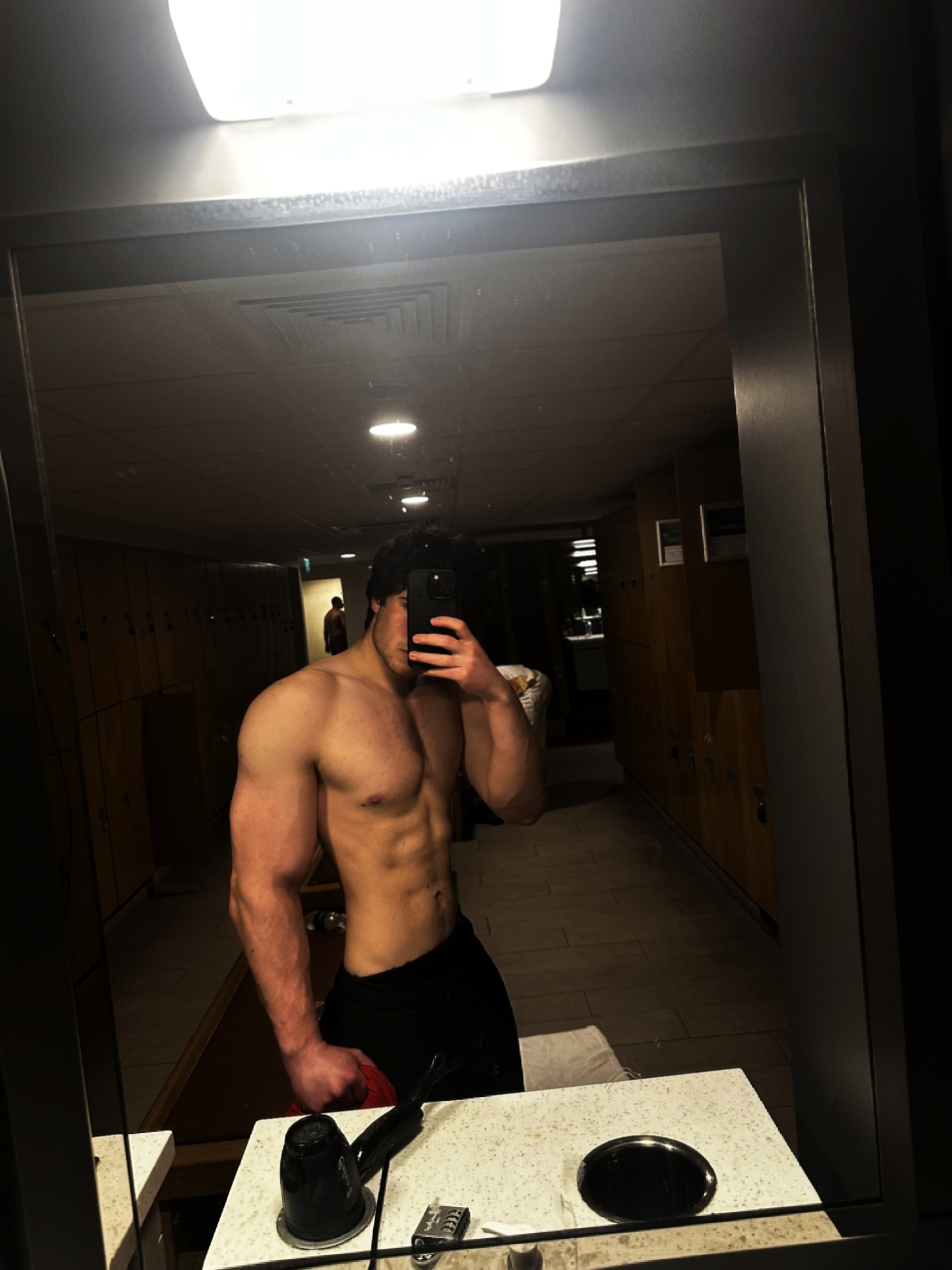 Retouch 2025121520023714