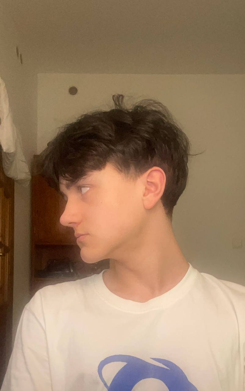 Photo 5933805599751605289 y