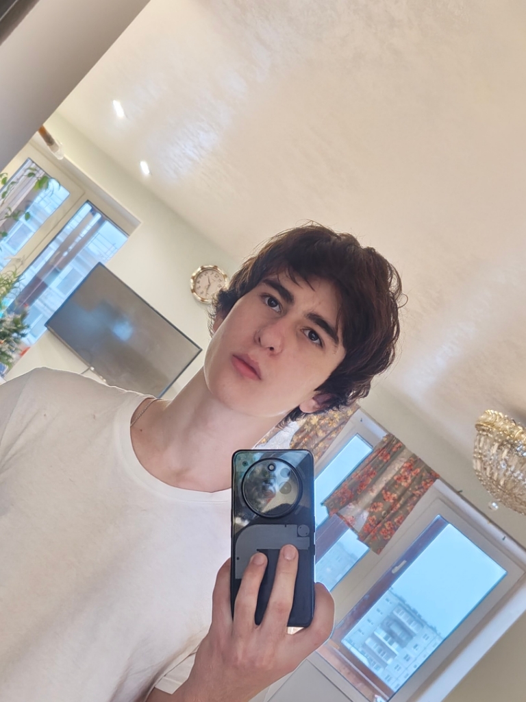 Picsart 25 12 23 21 35 05 986