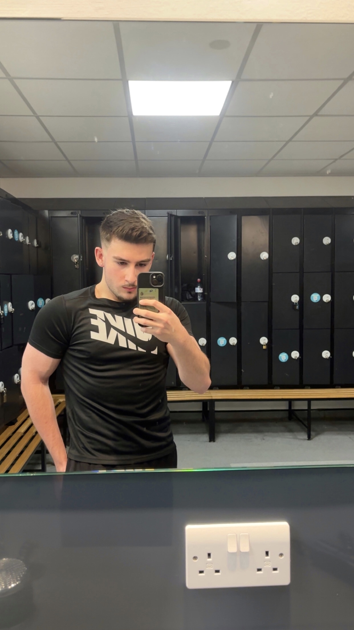 2B60DEF7 B475 4B6D 8C6F A98C928AD87A